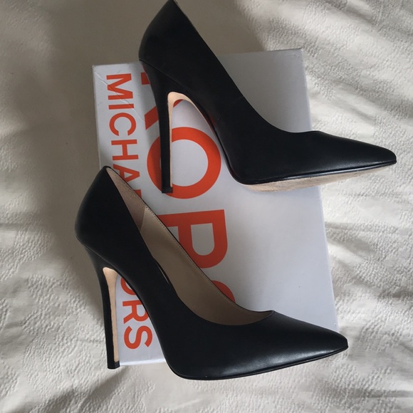 Kors by Michael Kors Aberly Pump - Picture 3 of 17